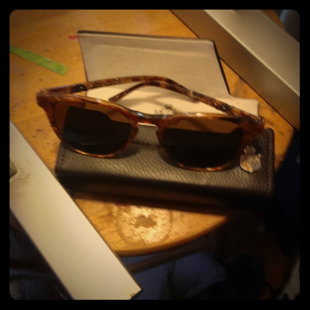 Perfect condition leisure society sunglasses